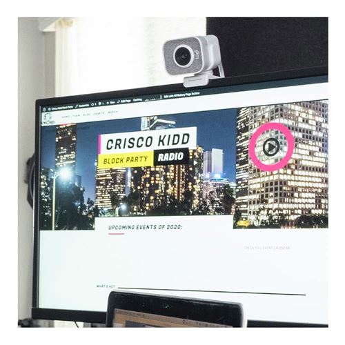  Logitech StreamCam Plus Webcam with Tripod Bundle with Yeti  Blackout Mic and 4-Port USB Hub (3 Items) : Electronics
